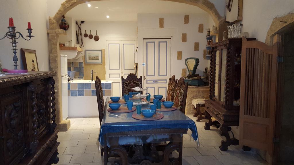 Bed and Breakfast Les Croisees Castillon-du-Gard Exterior foto